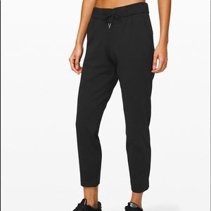 Lululemon on the fly 7/8 pants luxtreme